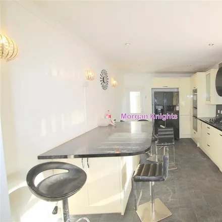 Rent this 4 bed townhouse on 40 Thorngrove Road in London, E13 0SJ
