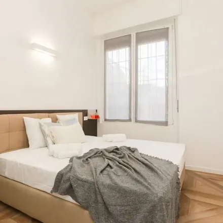 Rent this 3 bed apartment on Dentista Pezzotti in Via Giovanni Pezzotti, 20136 Milan MI