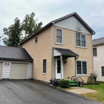 Image 1 - 1;3;5;7;9;11 Rose Court East, Great Barrington, MA 01230, USA - Townhouse for sale