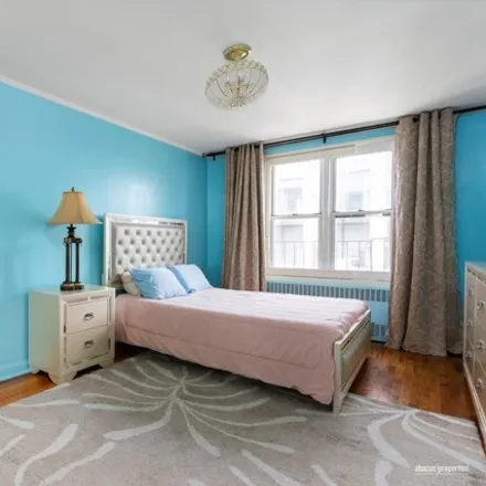 Image 6 - 811 Ocean Parkway, New York, NY 11230, USA - Apartment for sale