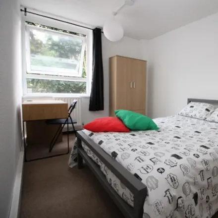 Rent this 5 bed room on William Booth House in 1a Hind Grove, Bow Common