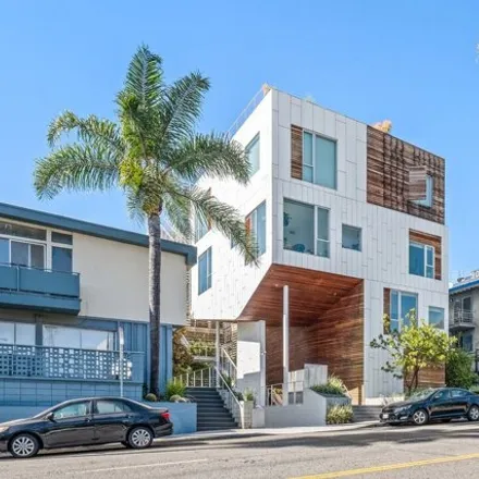 Image 1 - 920 Hilldale Avenue, West Hollywood, CA 90069, USA - House for rent