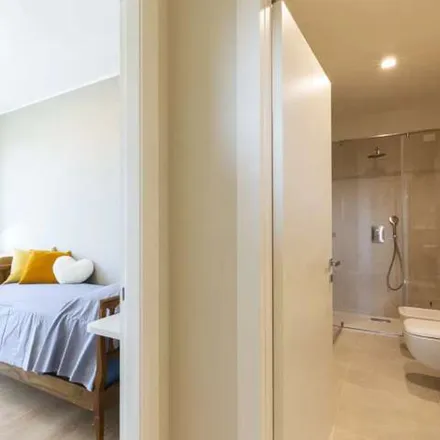 Rent this 2 bed apartment on Via Stresa in 20125 Milan MI, Italy