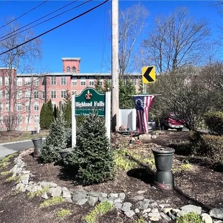 Buy this 1 bed condo on Highland Mills in Blackstone River Bikeway, Albion