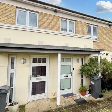 Rent this 3 bed townhouse on Elvedon Road in London, TW13 4RP