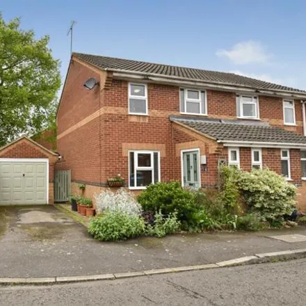 Buy this 3 bed duplex on Stafford Green in Basildon, SS16 6DY
