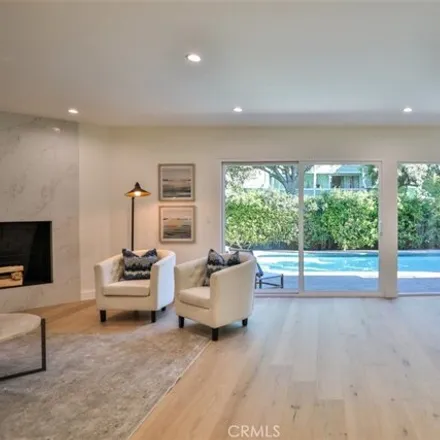 Image 4 - 5814 Mammoth Avenue, Los Angeles, CA 91401, USA - House for sale