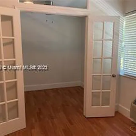 Image 7 - 1990 Marseille Drive, Isle of Normandy, Miami Beach, FL 33141, USA - Apartment for rent