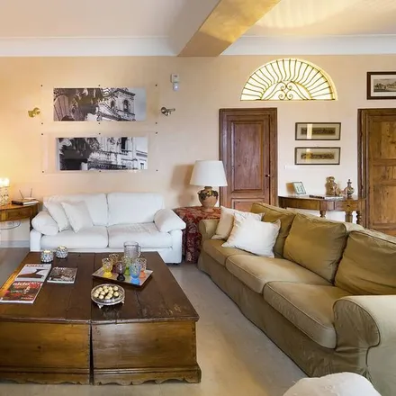 Rent this 6 bed house on Milo in Via Carlo Parisi, 95010 Milo CT