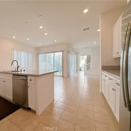 Image 7 - 143 Terrapin, Irvine, CA 92618, USA - Townhouse for rent