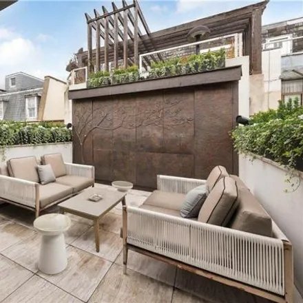Image 3 - Glendore House, 30 Clarges Street, London, W1J 8AB, United Kingdom - Townhouse for sale