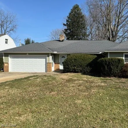 Rent this 3 bed house on 7999 Dartmoor Road in Reynolds, Mentor
