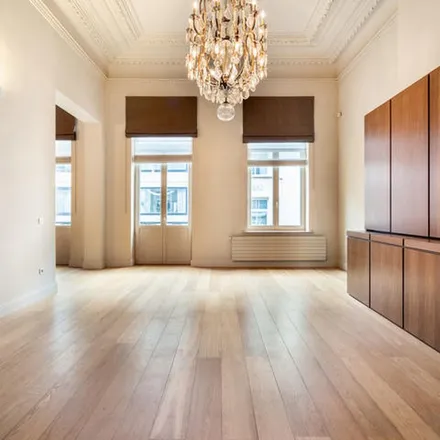 Rent this 3 bed apartment on Novotel Brussels off Grand Place in Rue de l'Infante Isabelle - Infante Isabellastraat, 1000 Brussels