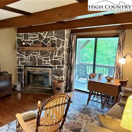 Image 2 - 53 Laurel Drive, Norwood Hollow, Avery County, NC 28604, USA - Condo for sale