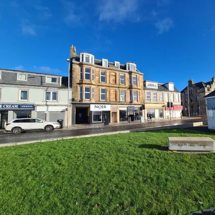 Rent this 2 bed apartment on West Clyde Street in Helensburgh, G84 8AR