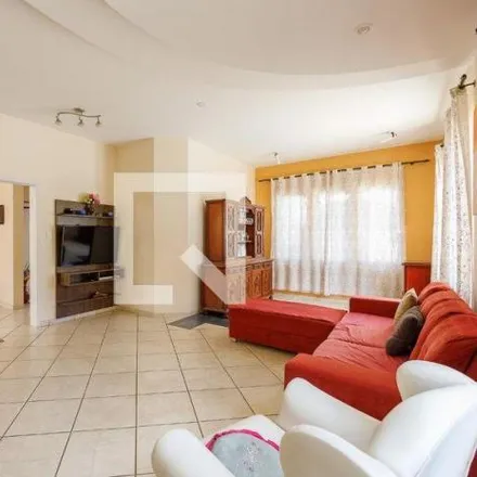Rent this 4 bed house on Rua Dezessete in Barranco, Taubaté - SP