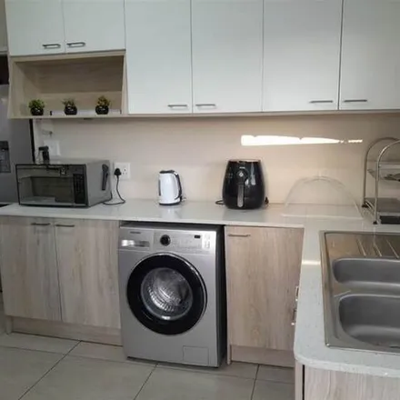Image 3 - Birdwood Street, Gleemoor, Cape Town, 7770, South Africa - Apartment for rent