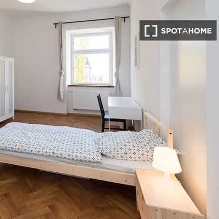 Rent this 6 bed room on La Caffettiera in Regerstraße 5, 81541 Munich