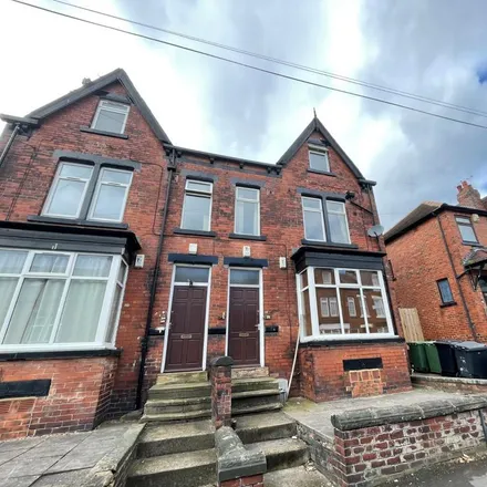 Rent this 1 bed apartment on 15 Kirkstall Avenue in Leeds, LS5 3DW