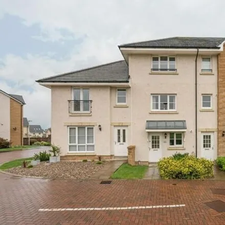 Rent this 4 bed townhouse on South Chesters Place in Bonnyrigg, EH19 3GH