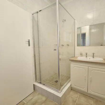 Image 3 - Canigou Ave, Rondebosch, Cape Town, 7700, South Africa - Apartment for rent