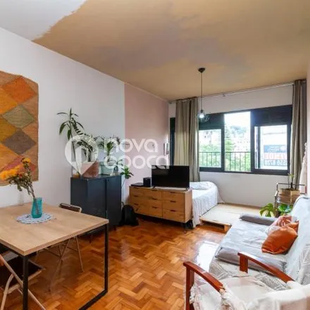 Buy this studio apartment on Edifício Mathias da Silva in Rua Carlos de Carvalho 34, Centro