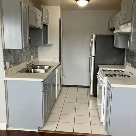Image 3 - 218 East Hyde Park Boulevard, Inglewood, CA 90302, USA - Apartment for rent