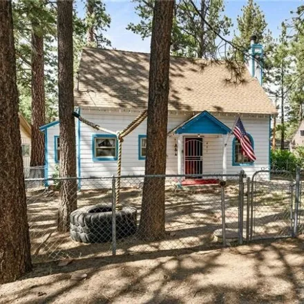 Image 3 - 401 W Sherwood Blvd, Big Bear City, California, 92314 - House for sale