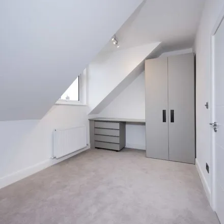Rent this 5 bed apartment on Rundell Crescent in London, NW4 3AZ