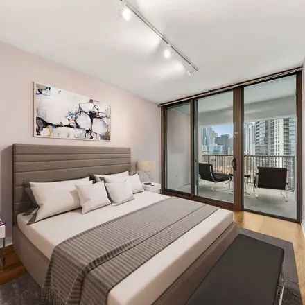 Rent this 3 bed apartment on Kinzie Park Tower in 501 North Clinton Street, Chicago