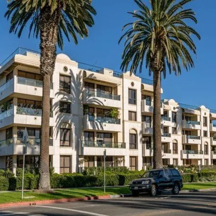 Rent this 2 bed condo on 1st Court in Santa Monica, CA 90401