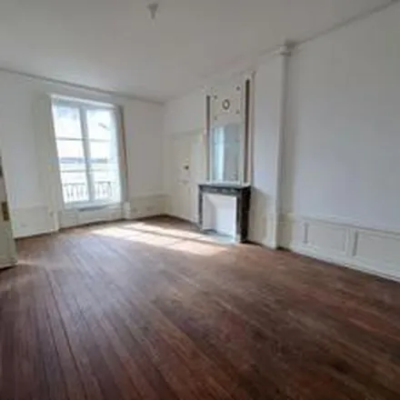 Rent this 4 bed apartment on 24 Rue Kervégan in 44000 Nantes, France