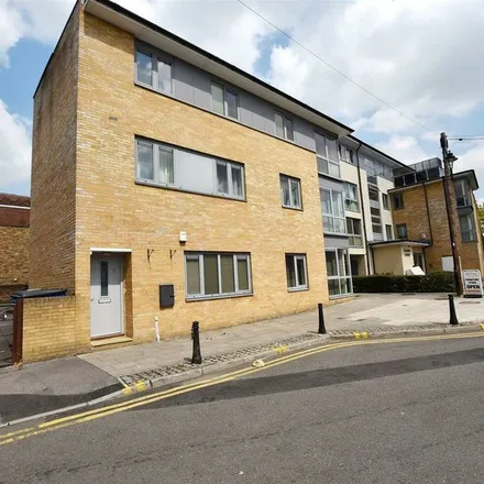Image 4 - Culham Court, Redford Way, London, UB8 1SY, United Kingdom - Apartment for rent