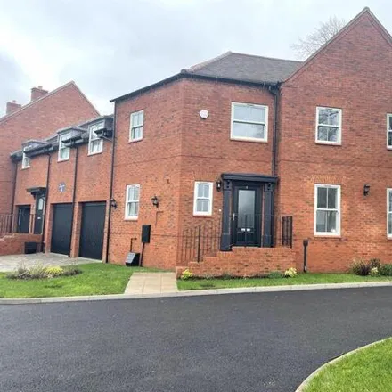 Buy this 3 bed townhouse on Bonehill Road in Tamworth, B78 3HE