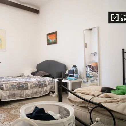 Rent this 3 bed room on Tabacchi Cruciani in Via Tiburtina, 54