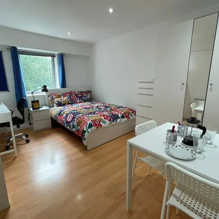 Rent this 1 bed apartment on Central Park Studios in Central Park Avenue, Plymouth