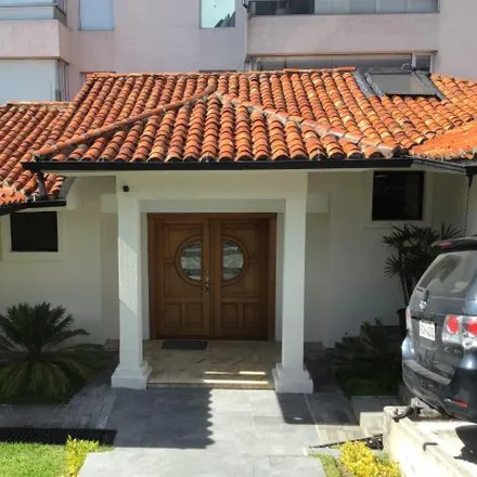 Rent this 3 bed apartment on Edificio Sierra in Ricardo Sáenz Salas E17-304, 170503