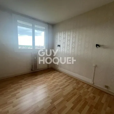 Rent this 3 bed apartment on 1 Quai de la Marine in 89000 Auxerre, France