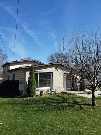 Buy this 3 bed house on 1280 Harding Street in Owosso, MI 48867