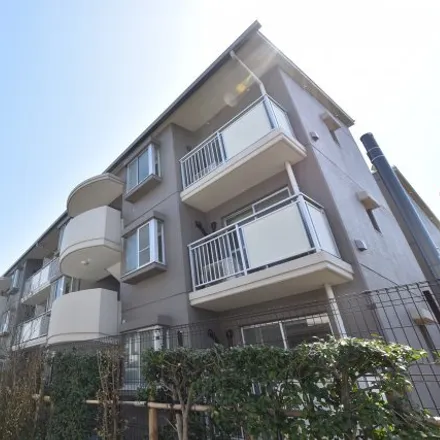 Rent this 3 bed apartment on unnamed road in Hakusan 4-chome, Bunkyō