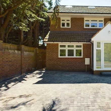 Rent this 3 bed house on Hercies Road in London, UB10 9LY