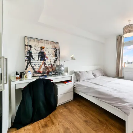 Image 5 - Campden Hill Towers, 112 Notting Hill Gate, London, W11 3QG, United Kingdom - Apartment for rent