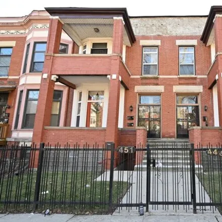 Buy this 2 bed condo on 451 East Oakwood Boulevard in Chicago, IL 60653
