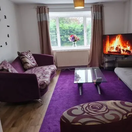 Rent this 3 bed apartment on 142 Chichester Road in London, CR0 5LT