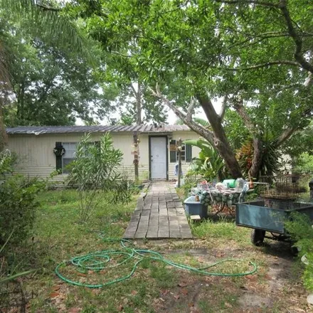 Buy this studio apartment on 988 Haas Rd in Apopka, Florida