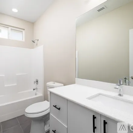 Image 3 - 11019 N 36th St, Unit 1 ,2 - Townhouse for rent