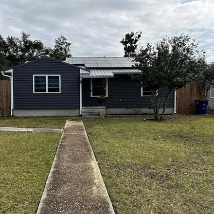 Rent this 3 bed house on 242 Wilson Avenue in Cove, Panama City
