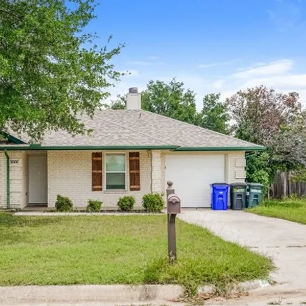 Rent this 4 bed house on 1000 High Crest Drive in Azle, TX 76020