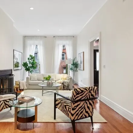 Rent this 4 bed apartment on 283 Warren Street in New York, NY 11201