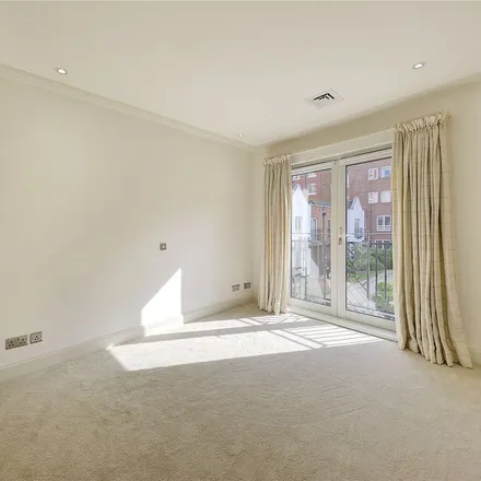 Image 4 - 6 Hamilton Close, London, NW8 8QY, United Kingdom - Townhouse for rent